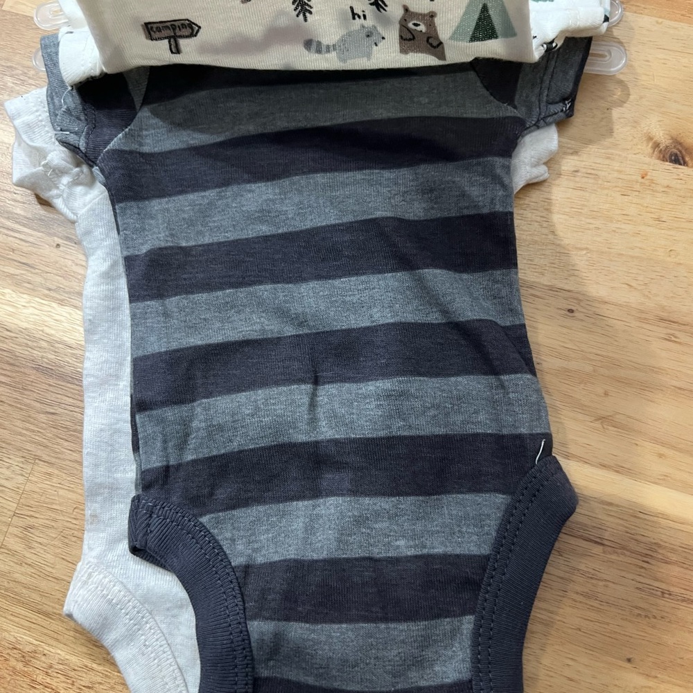 NWT Baby Bundle NB 0-3 Months Carter’s Gerber Pants Onesies Mittens - Picture 10 of 10